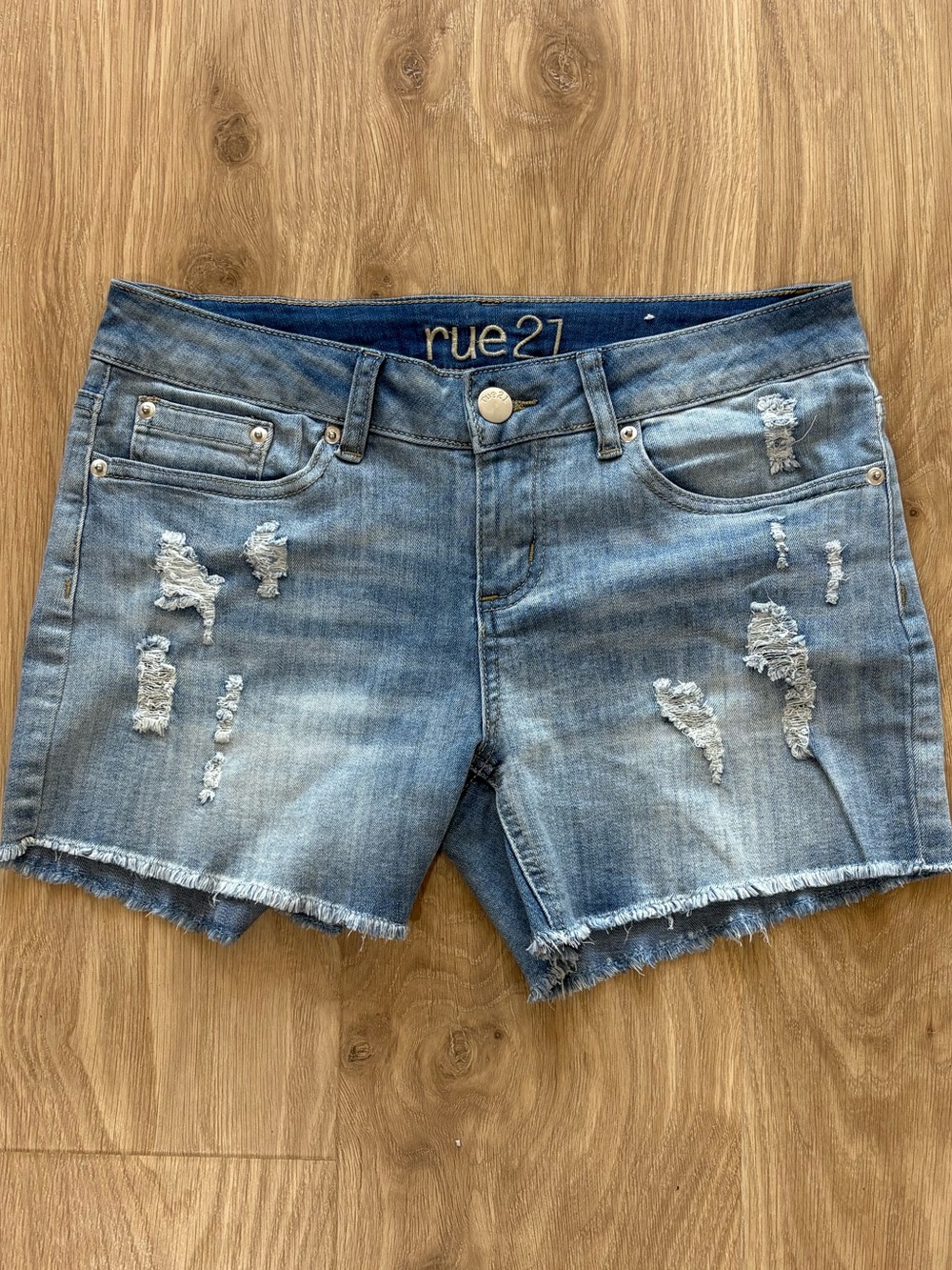 Rue 21 Distressed Denim Shorts – Size 5/6
